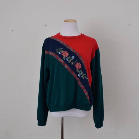 Vintage 80s Red and Green Christmas Sweatshirt - Picture 9 of 10
